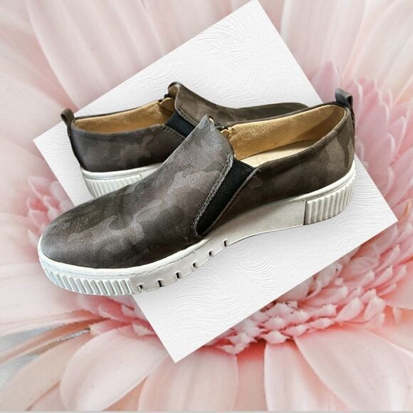 SOUL Naturalizer Turner Slip-On - Picture 2 of 7